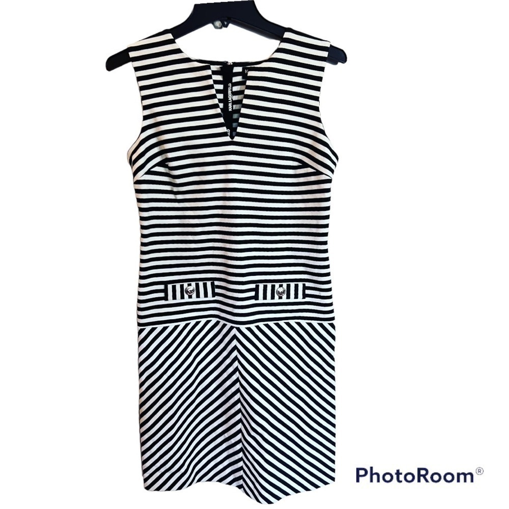 𝅺KARL Lagerfeld Paris Black and White Stipe V Neck A-Line Dress NWOT